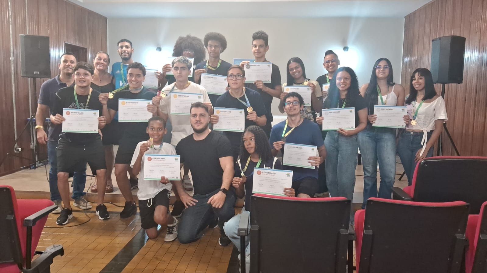 E. E. Ruth Martins de Almeida se destaca na Olimpíada do Tesouro Direto de Educação Financeira (OLITEF)